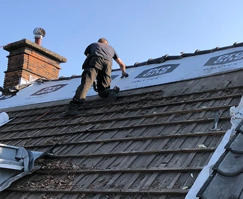 hulp bij stormschade aan dak uitgelicht