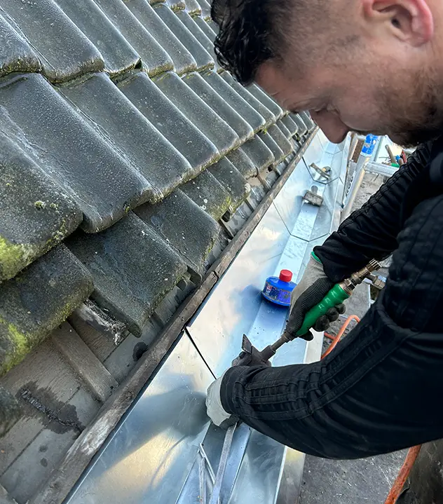 dakgoot laten repareren of vervangen