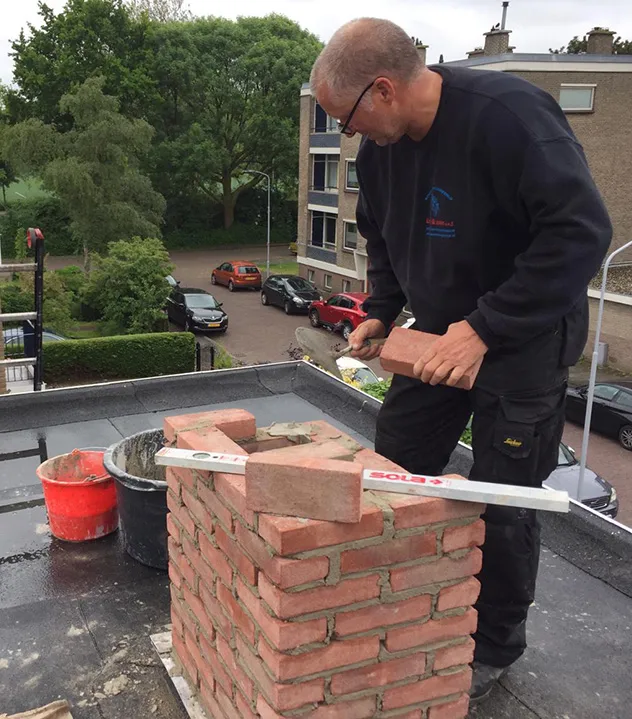 voorkom schoorsteen lekkage met periodiek onderhoud